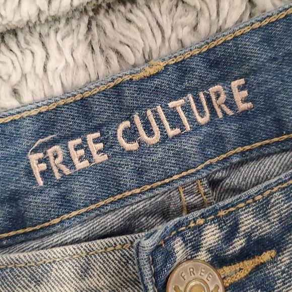 Free Culture studded jean shorts size 13 - Picture 2 of 10